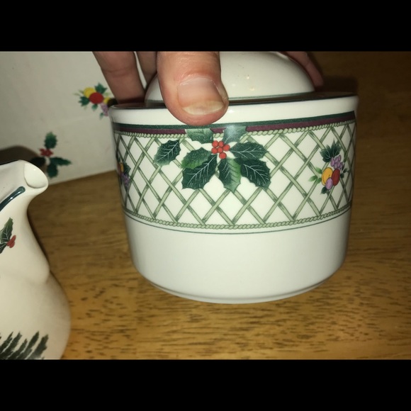 MIKASA CHRISTMAS STORY SUGAR & CREAMER SET - Picture 2 of 6